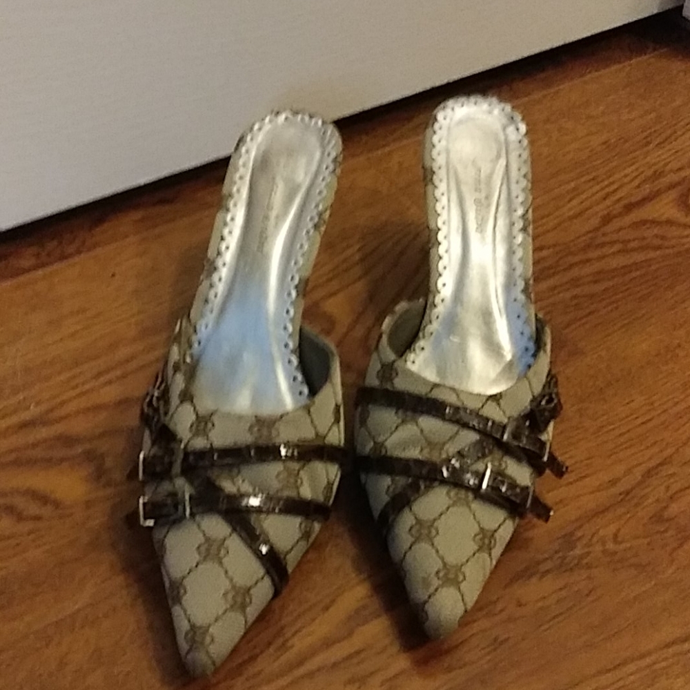 KarmaSutra Pumps Size 9